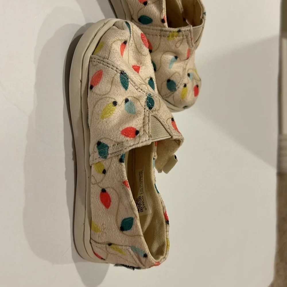 TOMS Belmont Toddler Girl Slip On Shoe Cream Christmas Light Bulb US7 - Picture 9 of 15